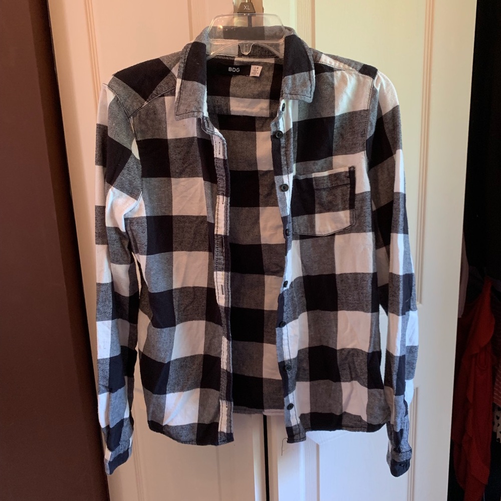 BDG plaid black and white flannel  size L
